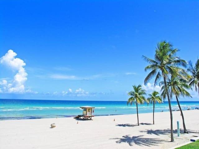 Private Hallandale Beach Studio Wbath Walking Distance To The Beach Pool Free Parking Экстерьер фото
